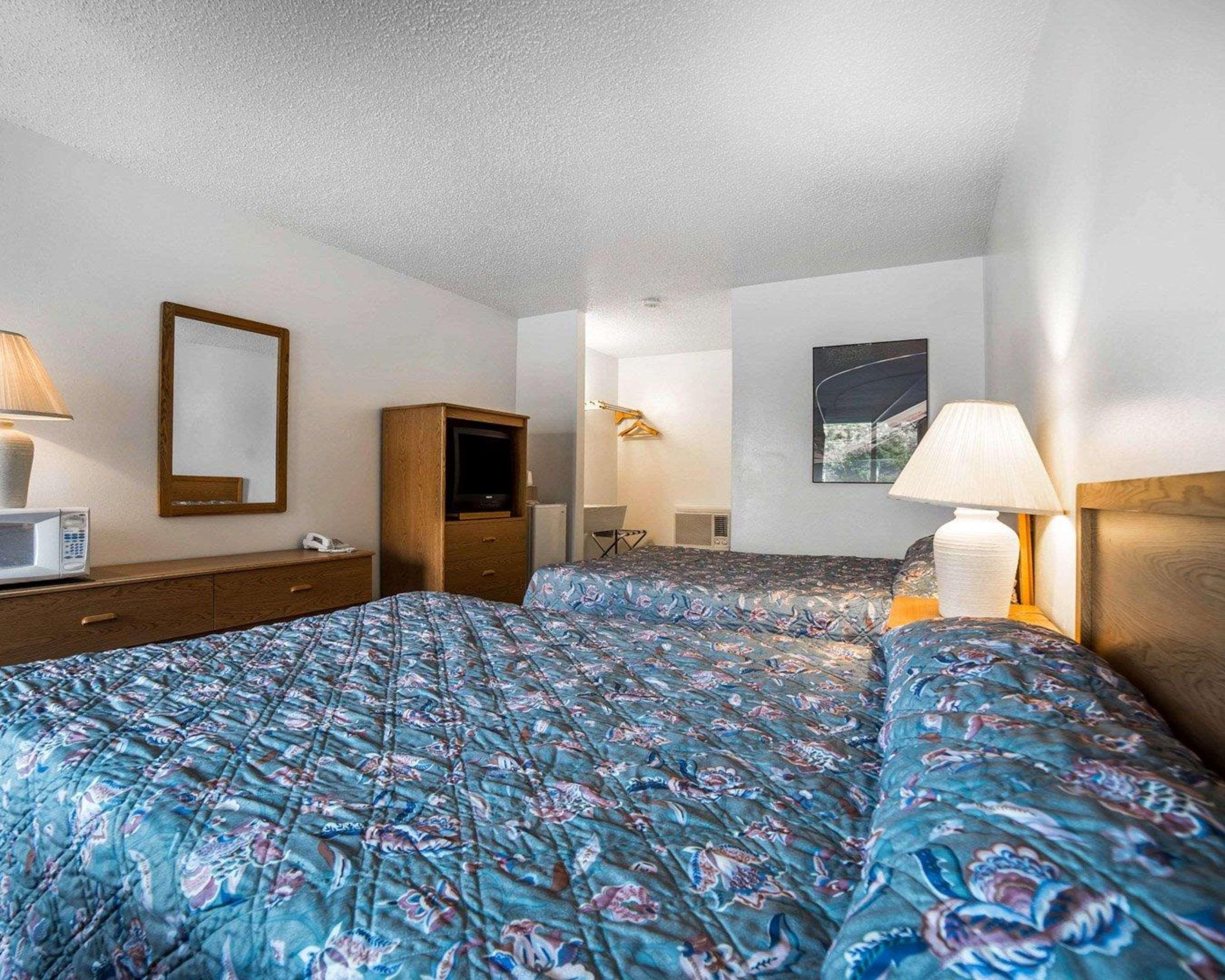 Rodeway Inn & Suites Arlington Exterior foto