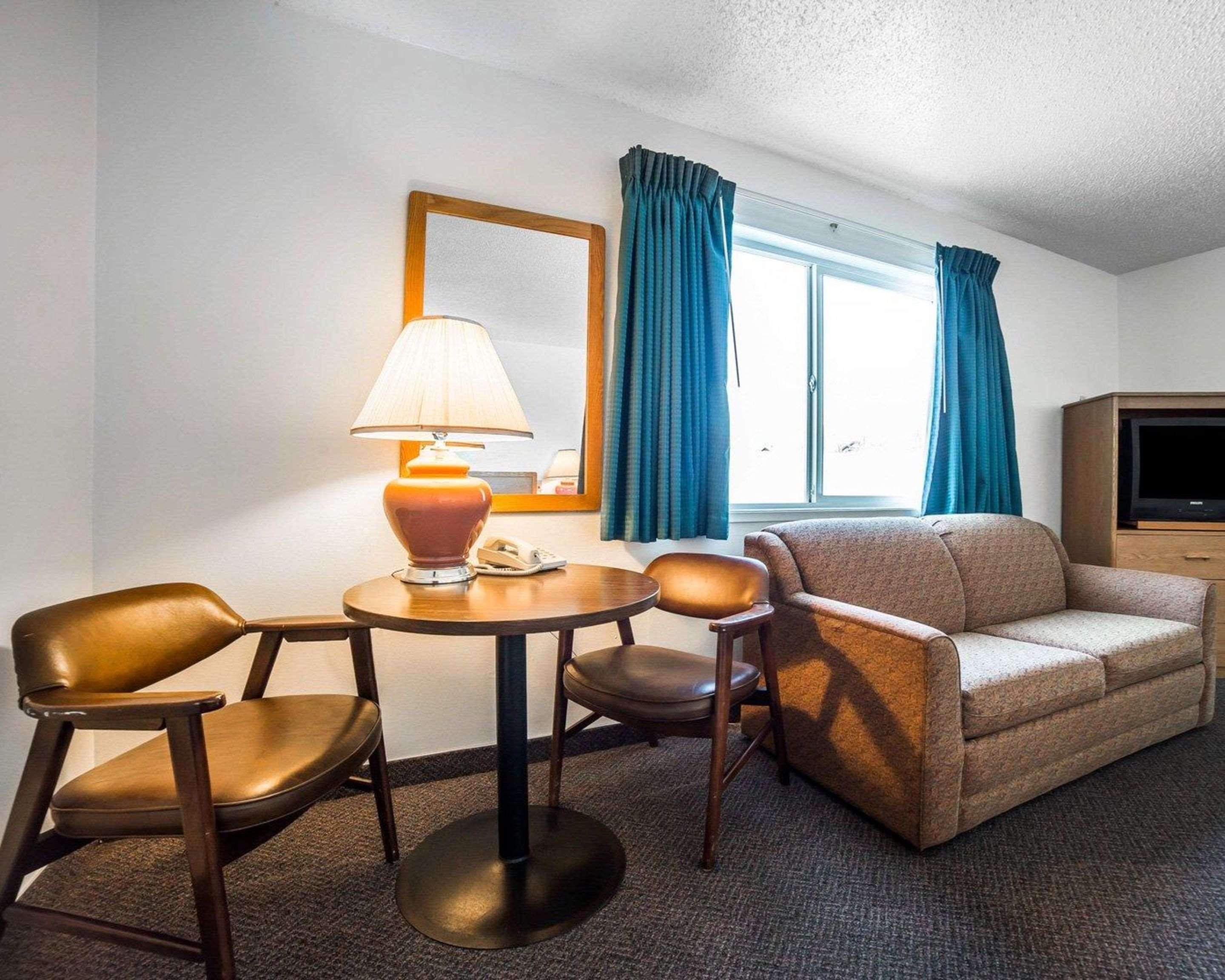Rodeway Inn & Suites Arlington Exterior foto