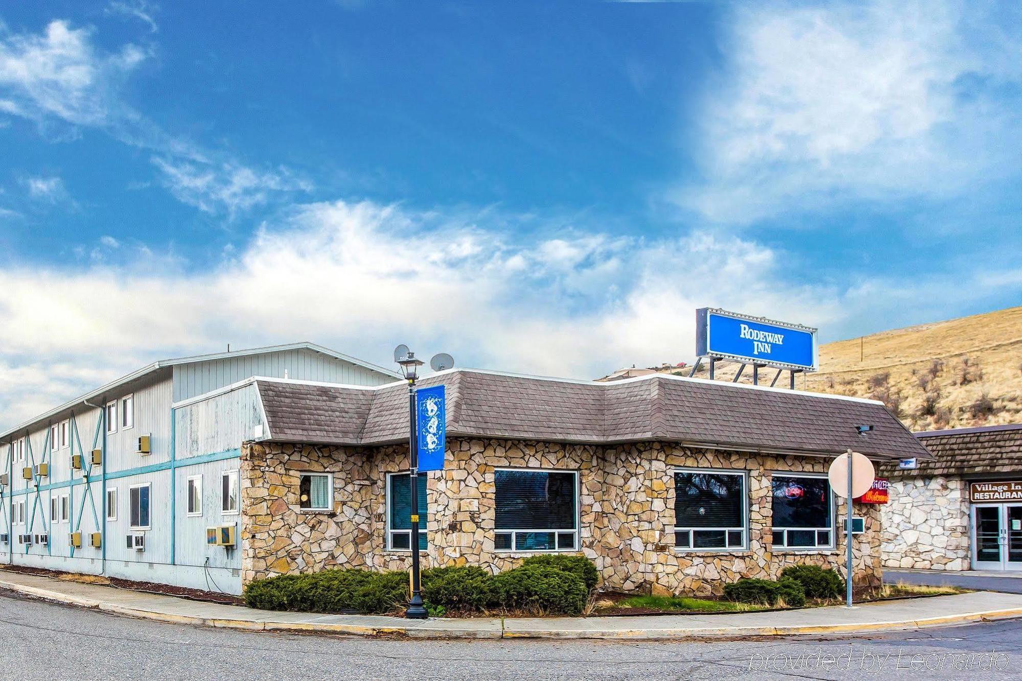 Rodeway Inn & Suites Arlington Exterior foto